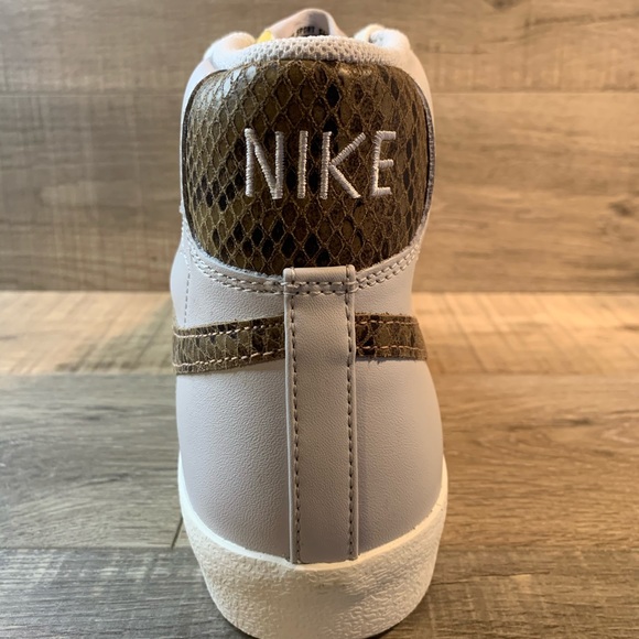Nike Blazer Mid ‘77 Vintage Grey Reptile - Picture 4 of 6